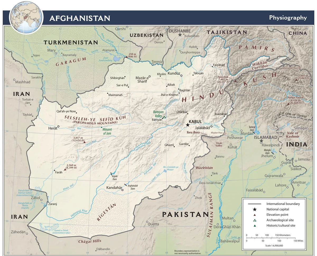 Mapa físico de Afganistán con relieve del Hindu Kush, Pamir, corredor de Wakhan, ríos Helmand, Hari Rud, Kabul y Amu Daria, y desierto de Registán