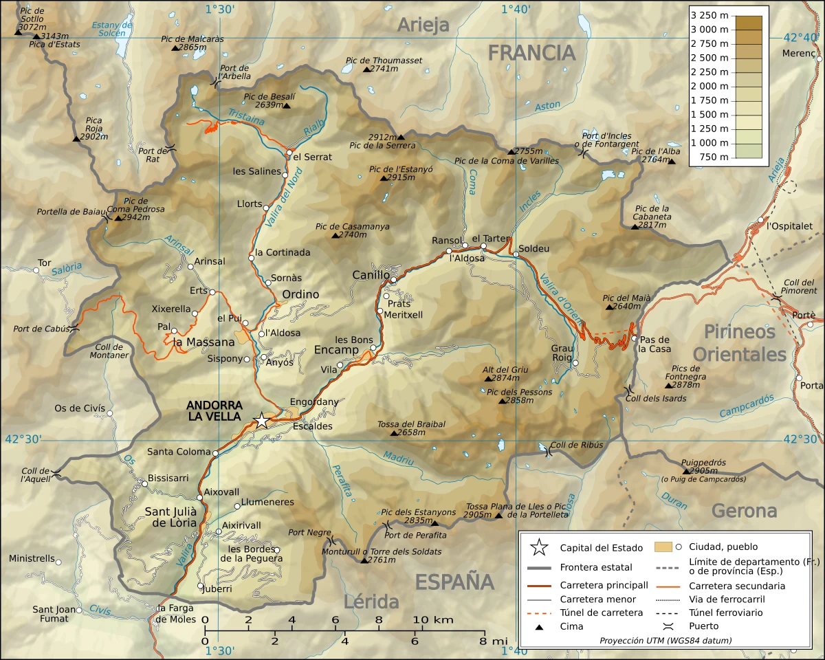 Mapa topografico de Andorra con relieve sombreado, carreteras, tuneles, rios, valles, poblaciones, Francia, Espana y Pirineos Orientales
