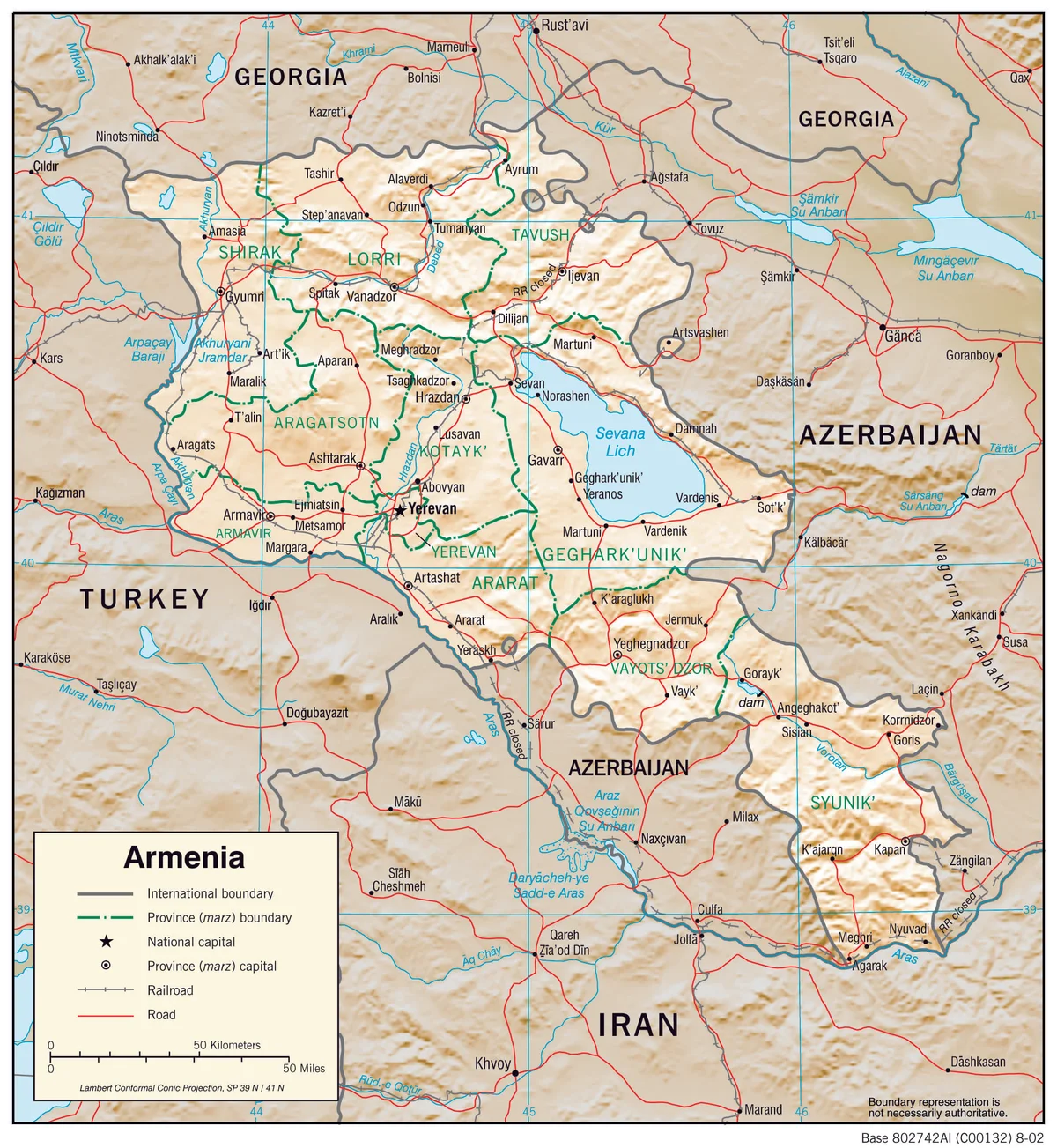 Mapa físico de Armenia con relieve sombreado, lago Seván, Ararat, Aragats, Hrazdan, Debed, Arax, Ereván, Gyumri, Vanadzor, Goris y Kapan
