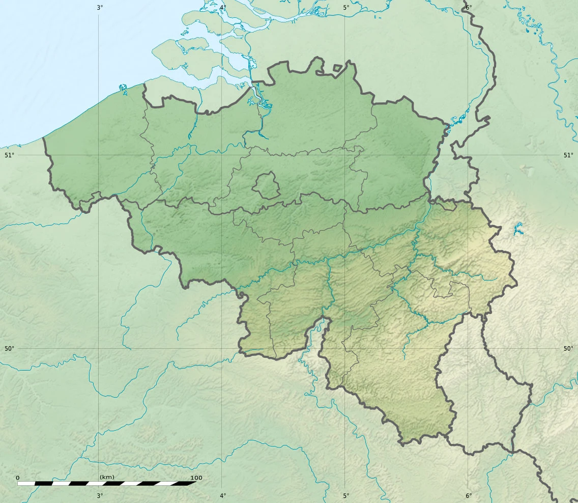 Mapa físico de Bélgica con relieve, costas, ríos, cuadrícula geográfica, fronteras y países vecinos