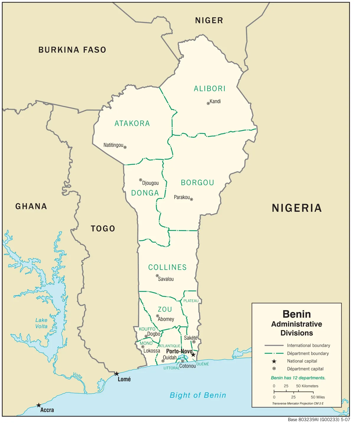 Mapa administrativo de Benín con los departamentos Alibori, Atakora, Borgou, Donga, Collines, Zou, Couffo, Mono, Atlantique, Littoral, Ouémé y Plateau