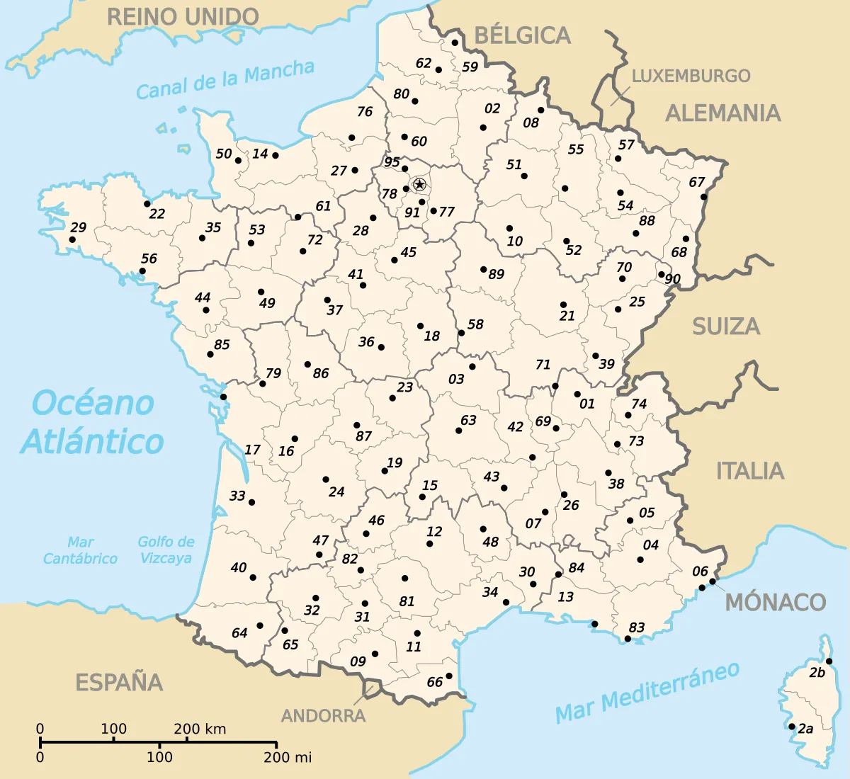 Mapa administrativo de Francia metropolitana con departamentos numerados, límites regionales, países vecinos y mares en español