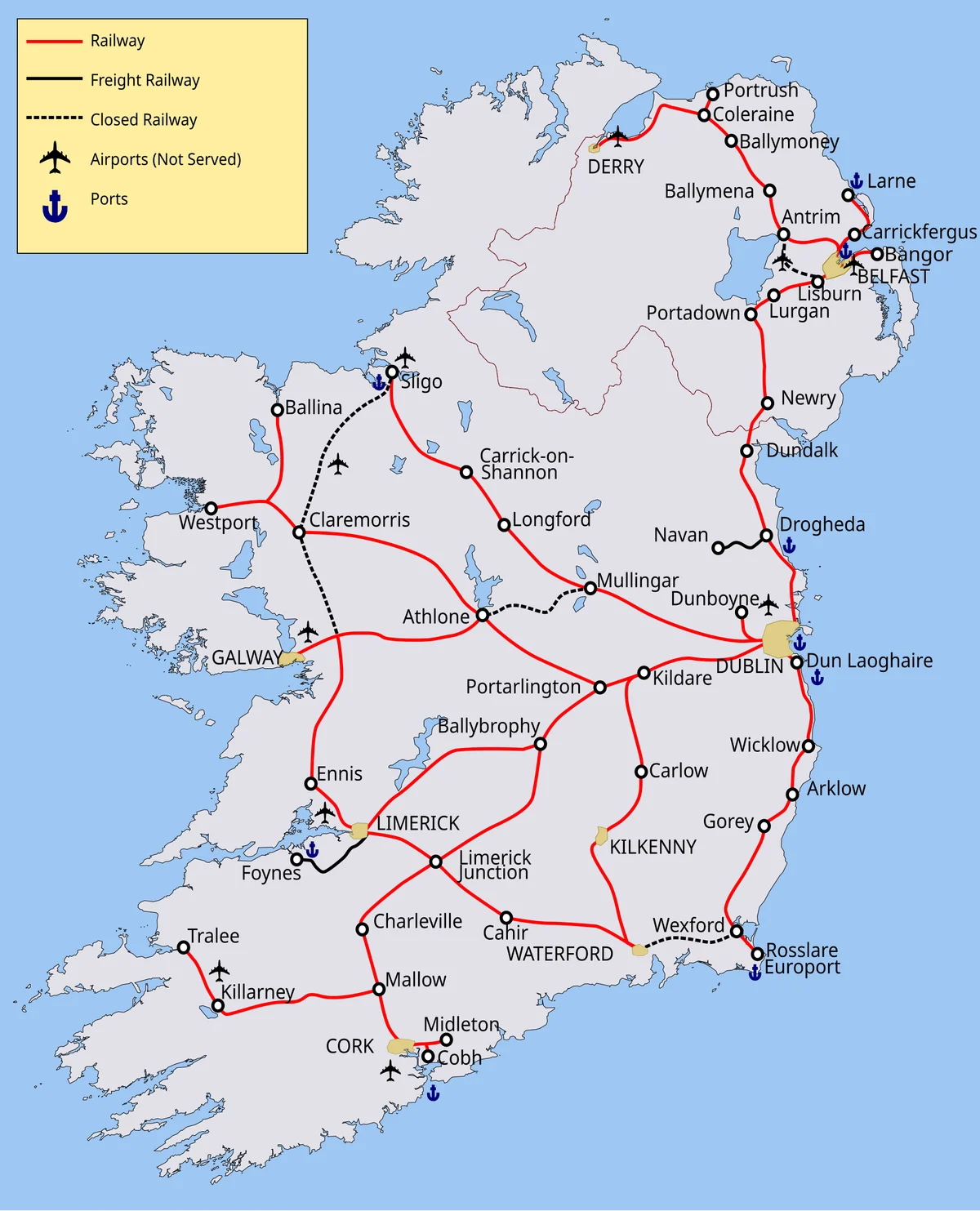 Mapa ferroviario de la isla de Irlanda con lineas de pasajeros, mercancias, lineas cerradas, puertos y aeropuertos