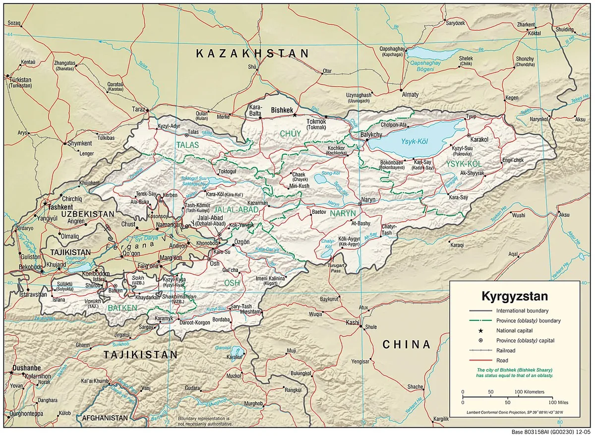 Mapa físico de Kirguistán con relieve, cordilleras del Tian Shan, lago Issyk-Kul, ríos, ciudades y países vecinos
