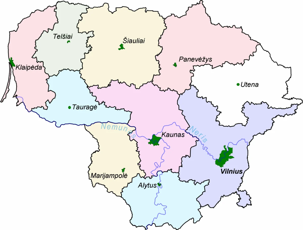 Mapa de Lituania con condados, capitales de condado, Nemunas, Neris, Vilna, Kaunas, Klaipeda, Siauliai y Panevezys