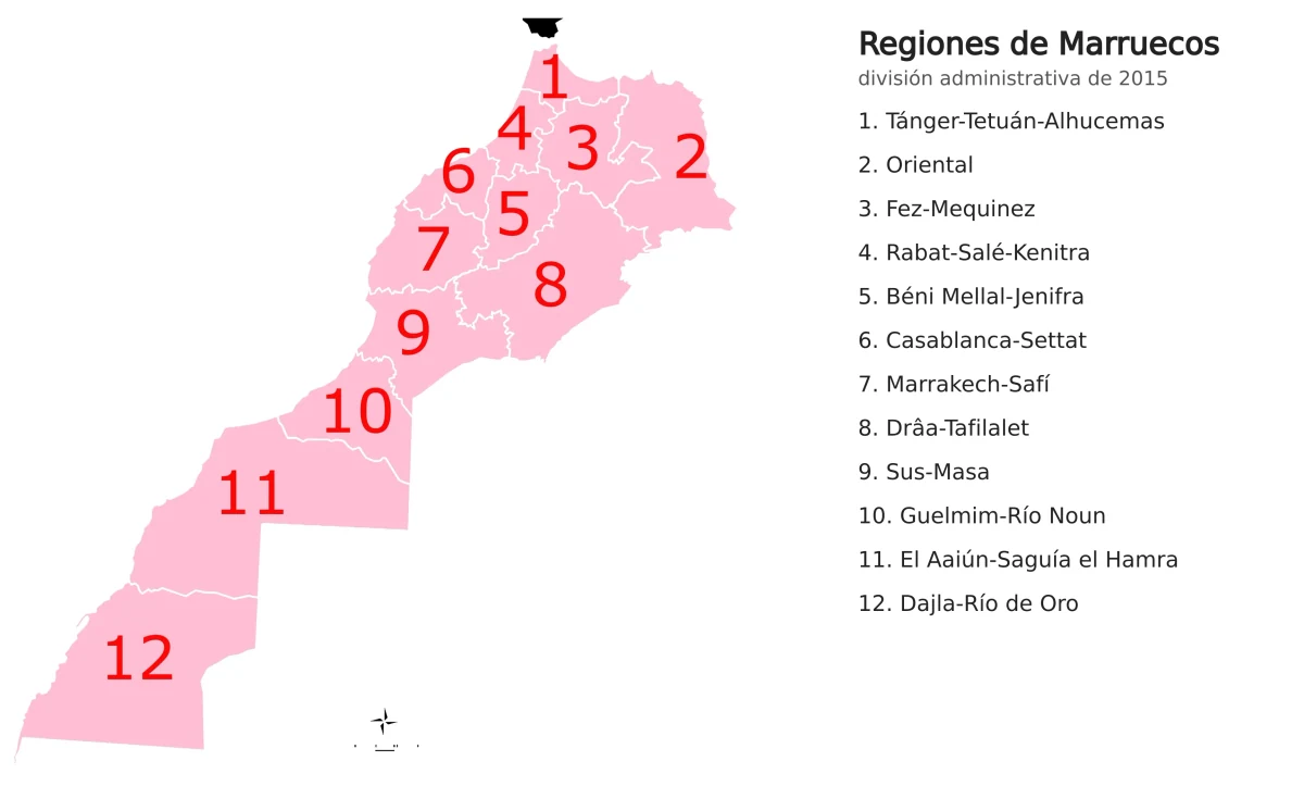 Mapa de Marruecos con las doce regiones numeradas según la división administrativa de 2015 y leyenda en español