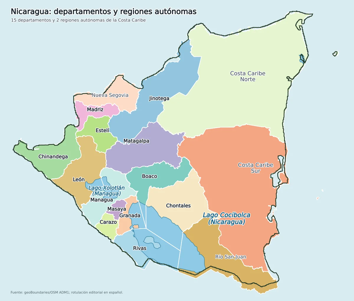 Mapa de Nicaragua con 15 departamentos y las regiones autónomas Costa Caribe Norte y Costa Caribe Sur, rotulado en español