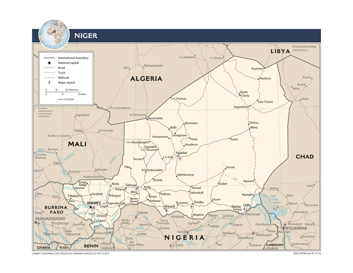 Mapa de transporte de Níger con carreteras, ferrocarril, aeropuertos, Niamey, Agadez, Tahoua, Maradi, Zinder, Diffa, Arlit y fronteras