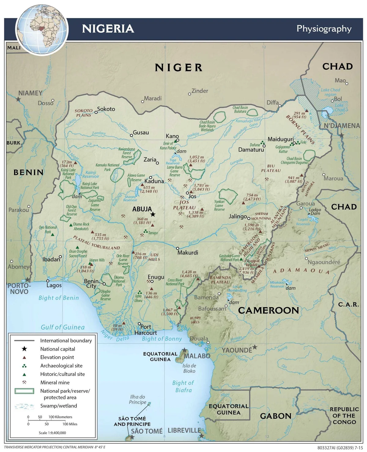 Mapa físico de Nigeria con relieve, ríos Níger y Benue, lago Chad, meseta de Jos, costa del golfo de Guinea, ciudades y países vecinos
