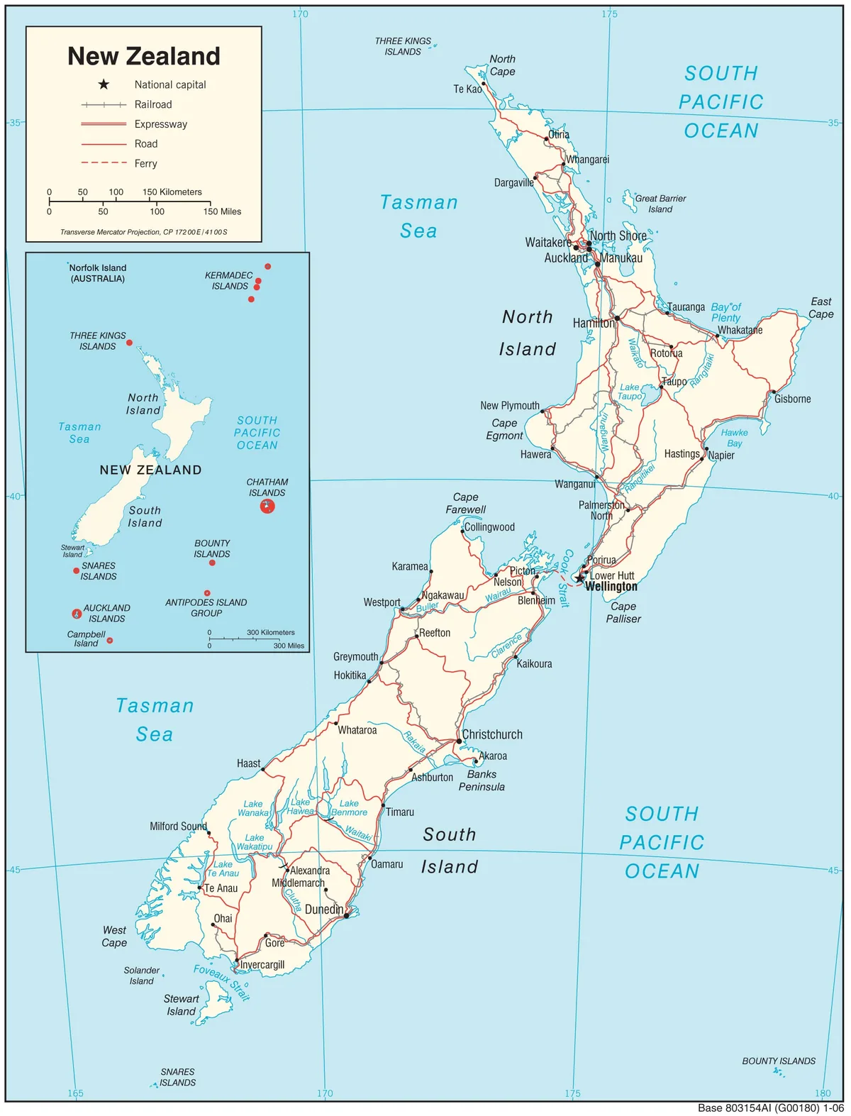 Mapa de transporte de Nueva Zelanda con carreteras principales, expressways, ferrocarril, ferris, ciudades y estrecho de Cook