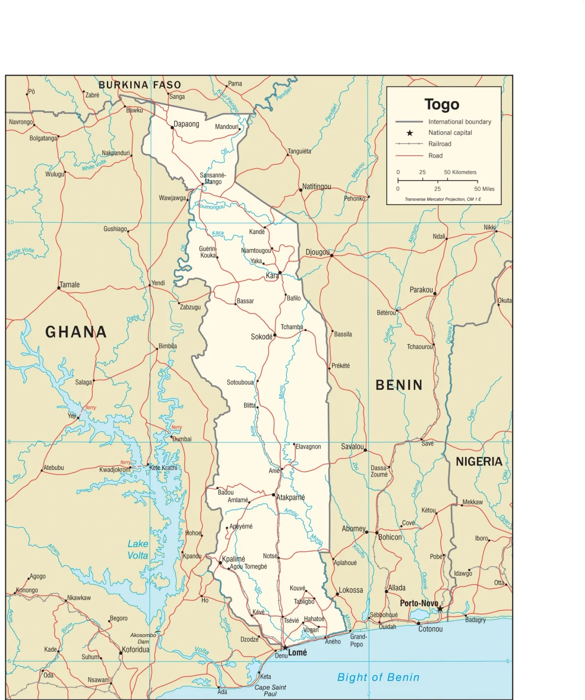 Mapa de transporte de Togo con carreteras, ferrocarril, Lomé, Kpalimé, Atakpamé, Sokodé, Kara, Dapaong y conexiones con Ghana, Benín y Burkina Faso
